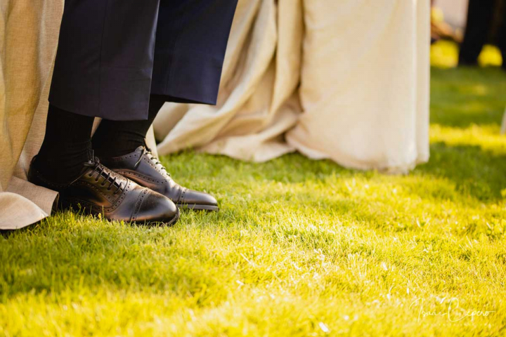 Los zapatos. Fotografía de boda emocional en Madrid