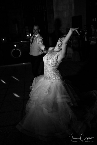 Foto del baile de los novios. Boda de Mary Anne y Pablo en Madrid