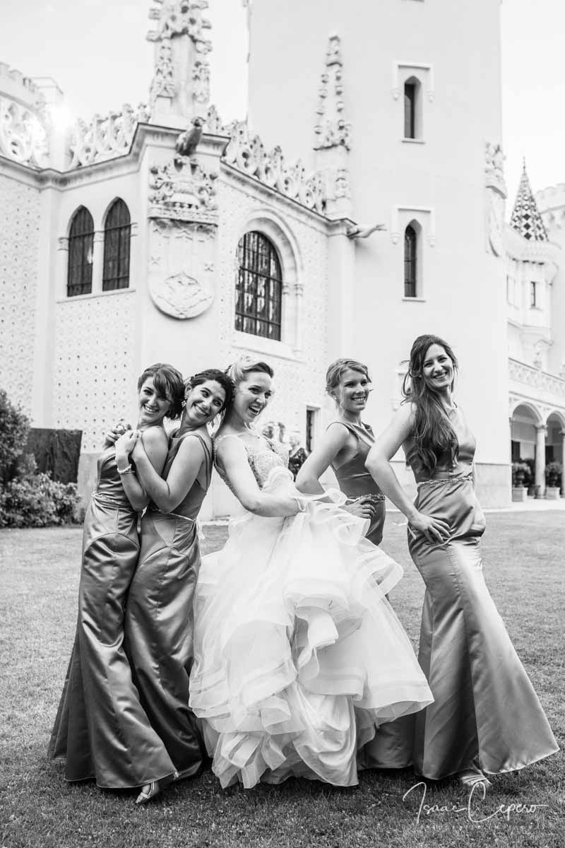 La novia y sus damas de honor. Fotografía de boda en Madrid